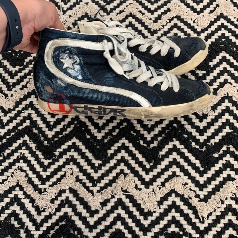 GOLDEN GOOSE
High top distressed denim sneakers - Picture 2 of 10